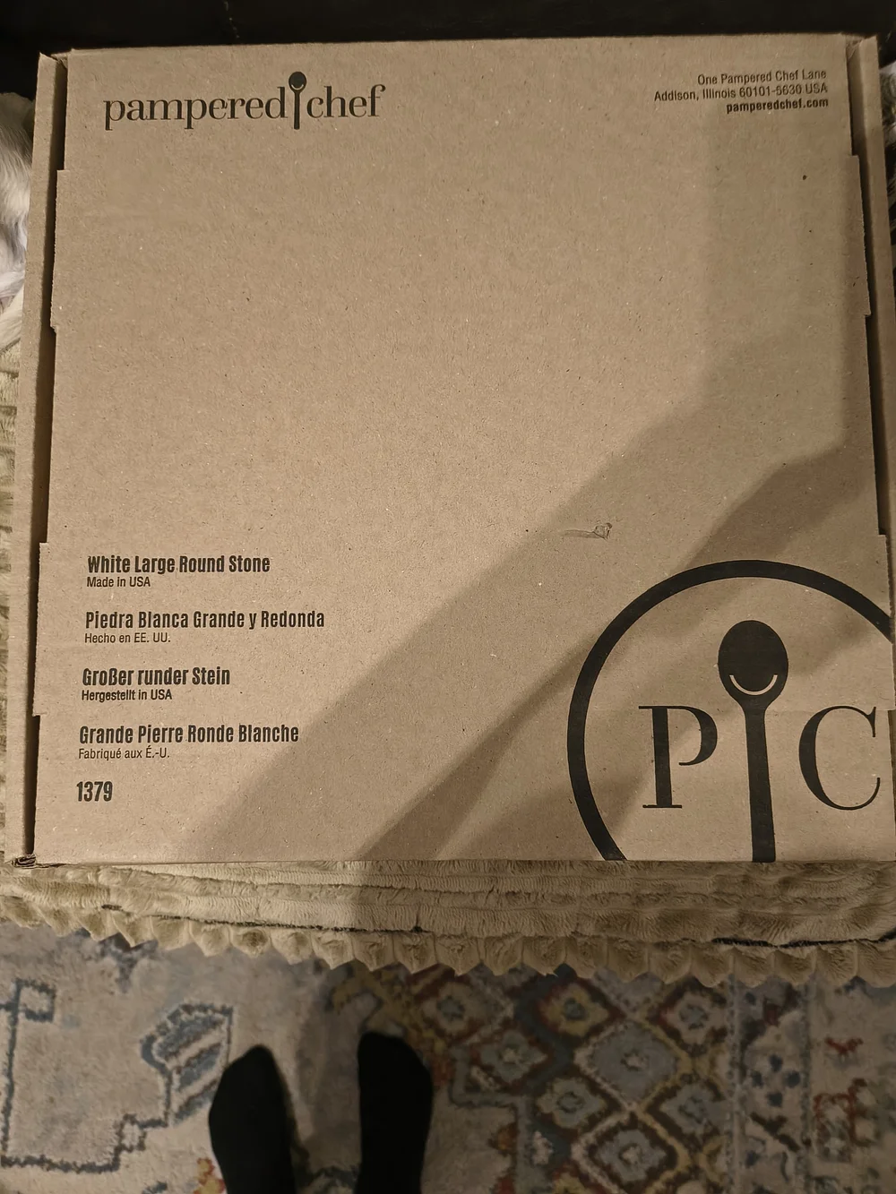 Pampered Chef White Large Round Stone - Natural Tan/Brown Box